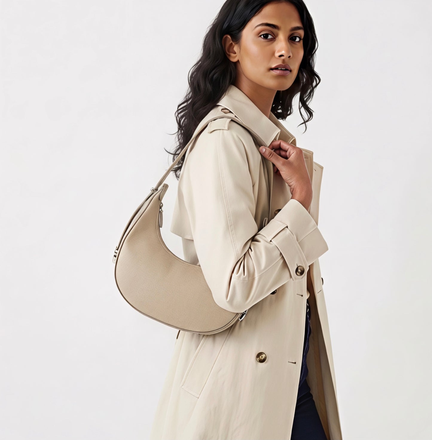 Chloe Beige Curved Leather Shoulder Bag